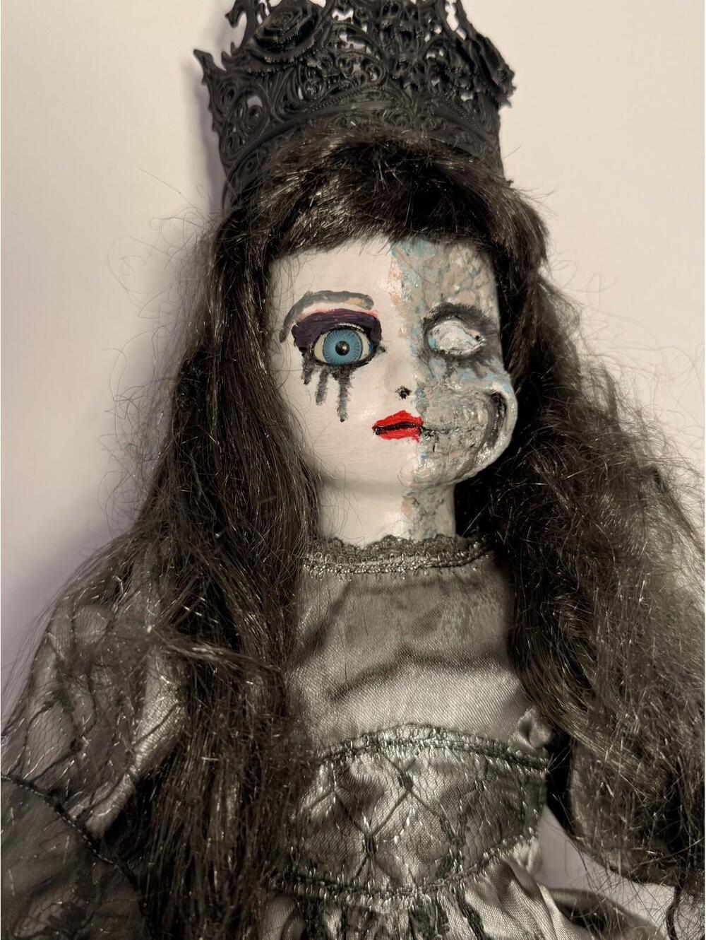 Meet Hel  - OOAK Creepy Doll 16" Hand Painted Horror Haunting Art - Norse - Picture 4 of 8
